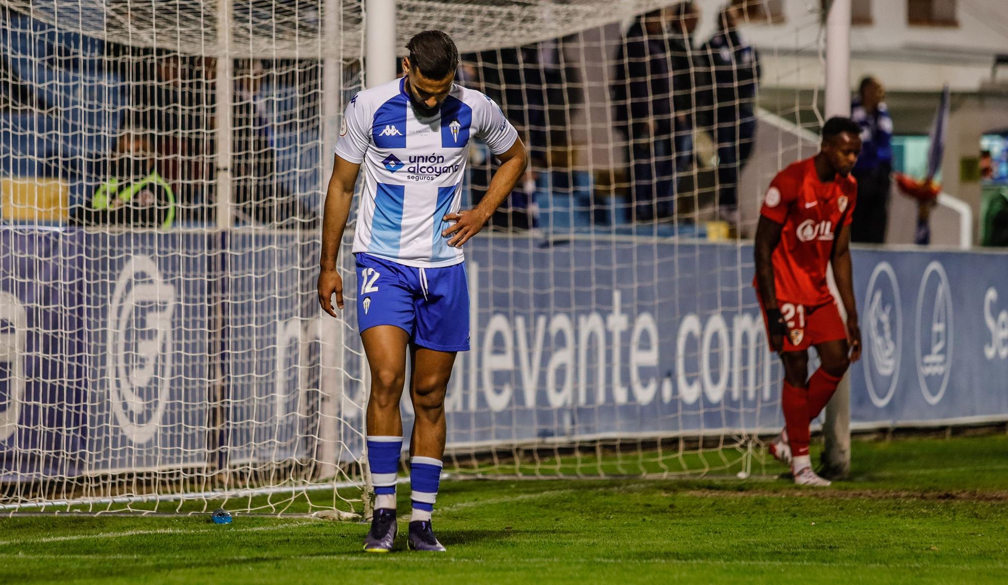 Tercer pinchazo seguido del Alcoyano (0-2)