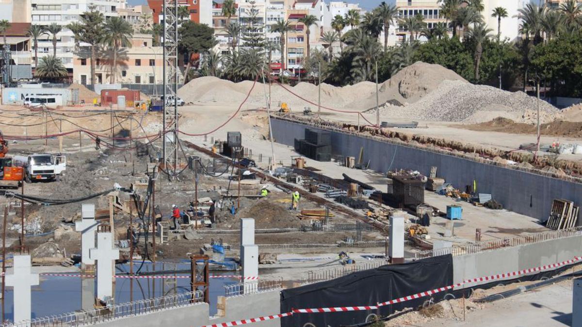 Obras de la zona de ocio Paseo del Mar esta semana. | D.PAMIES