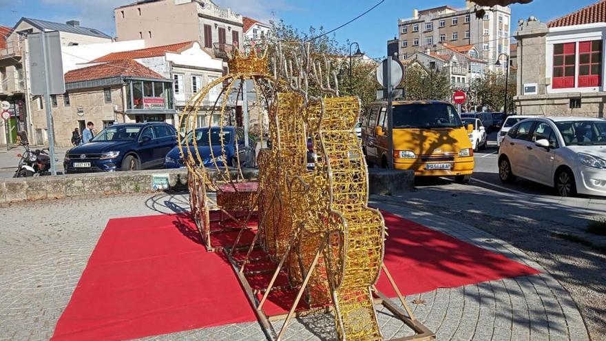 Casa navideña
ante el Concello .G.N.