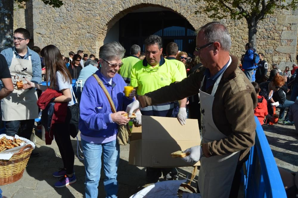 Els berguedans renoven el vot de poble i pugen a Queralt per celebrar Sant Marc