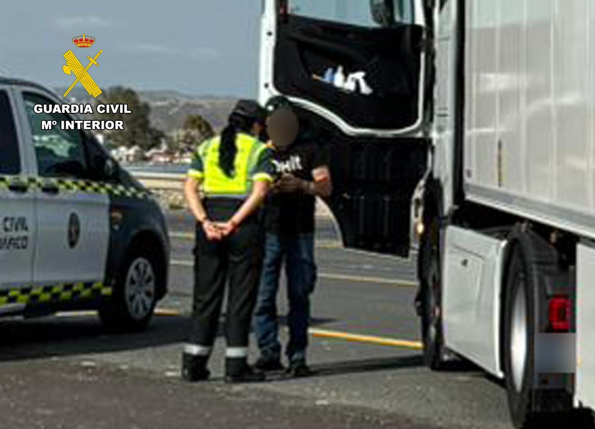 La Guardia Civil realizó un test de droga al conductor