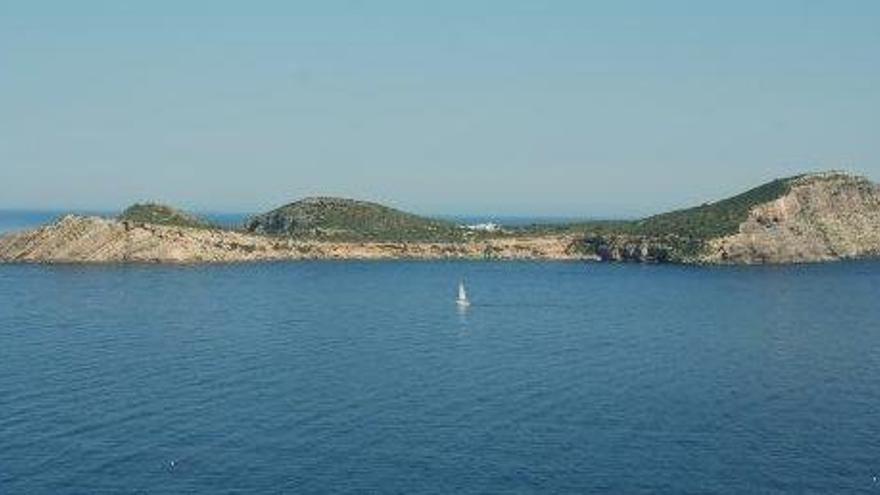 Vista del islote de Tagomago, cuya protección como Reserva Natural se viene reclamando desde hace años.