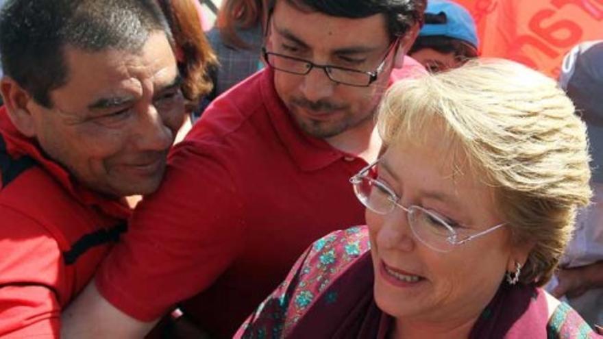 Revientan un mitin de Michelle Bachelet