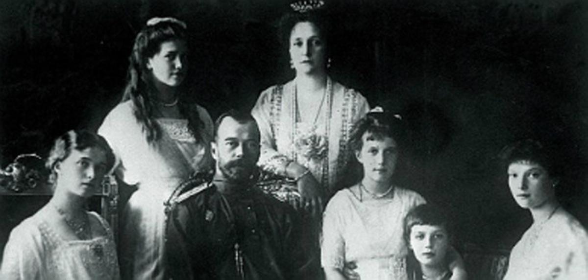 L’últim tsar, Nicolau II, la seva dona Alexandra i els seus fills. L’últim tsar, Nicolau II, la seva dona Alexandra i els seus fills.