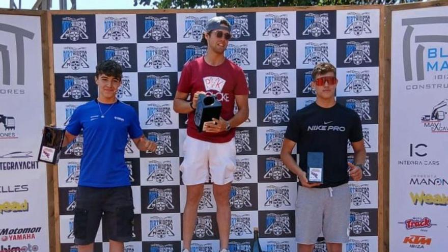 Imagen del podio de MX1 con Óscar Corominas en lo más alto. | D.I.