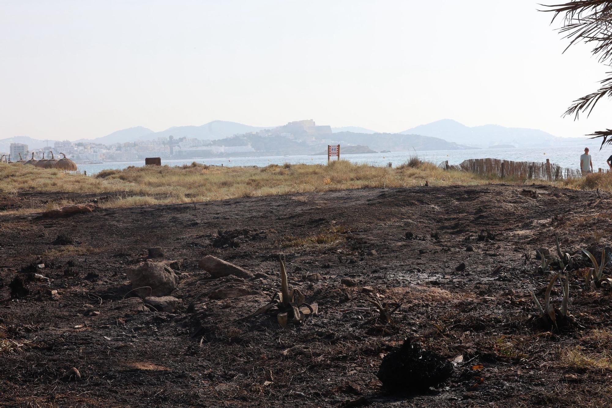 Todas las imágenes del devastador incendio en una zona de ocio de Ibiza
