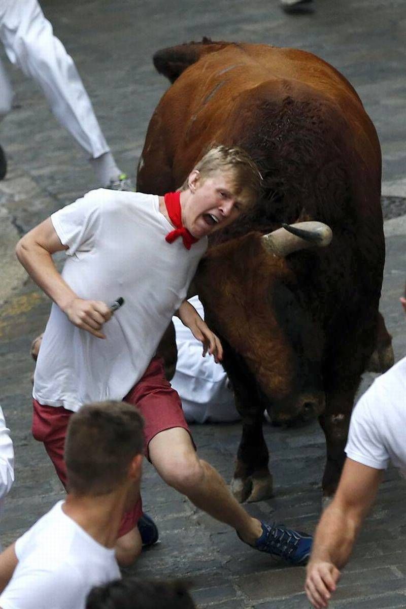 Fotogalería: 6º encierro de los Sanfermines 2013