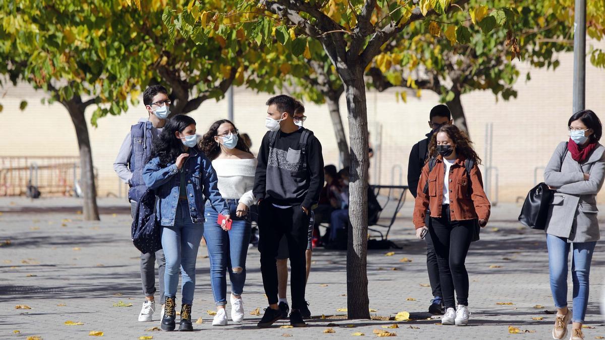 La Generalitat convoca cinco millones en becas universitarias para el 2020-2021