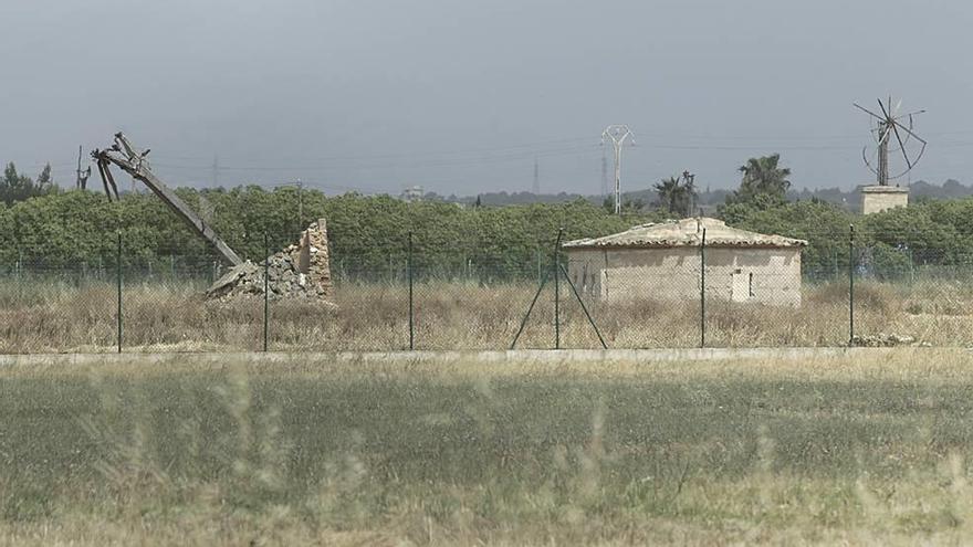 Uno de los objetivos de la declaración como Parque Agrario consiste en parar la degradación paisajística que sufre la zona.