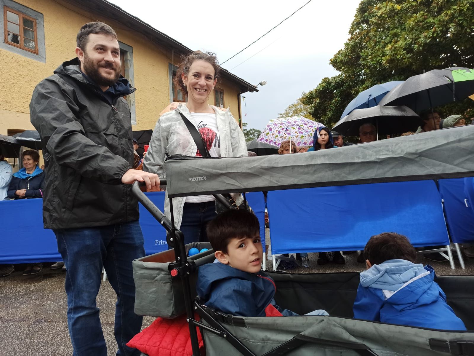 EN IMÁGENES: La Familia Real visita Cadavedo para hacer entrega del premio al Pueblo Ejemplar