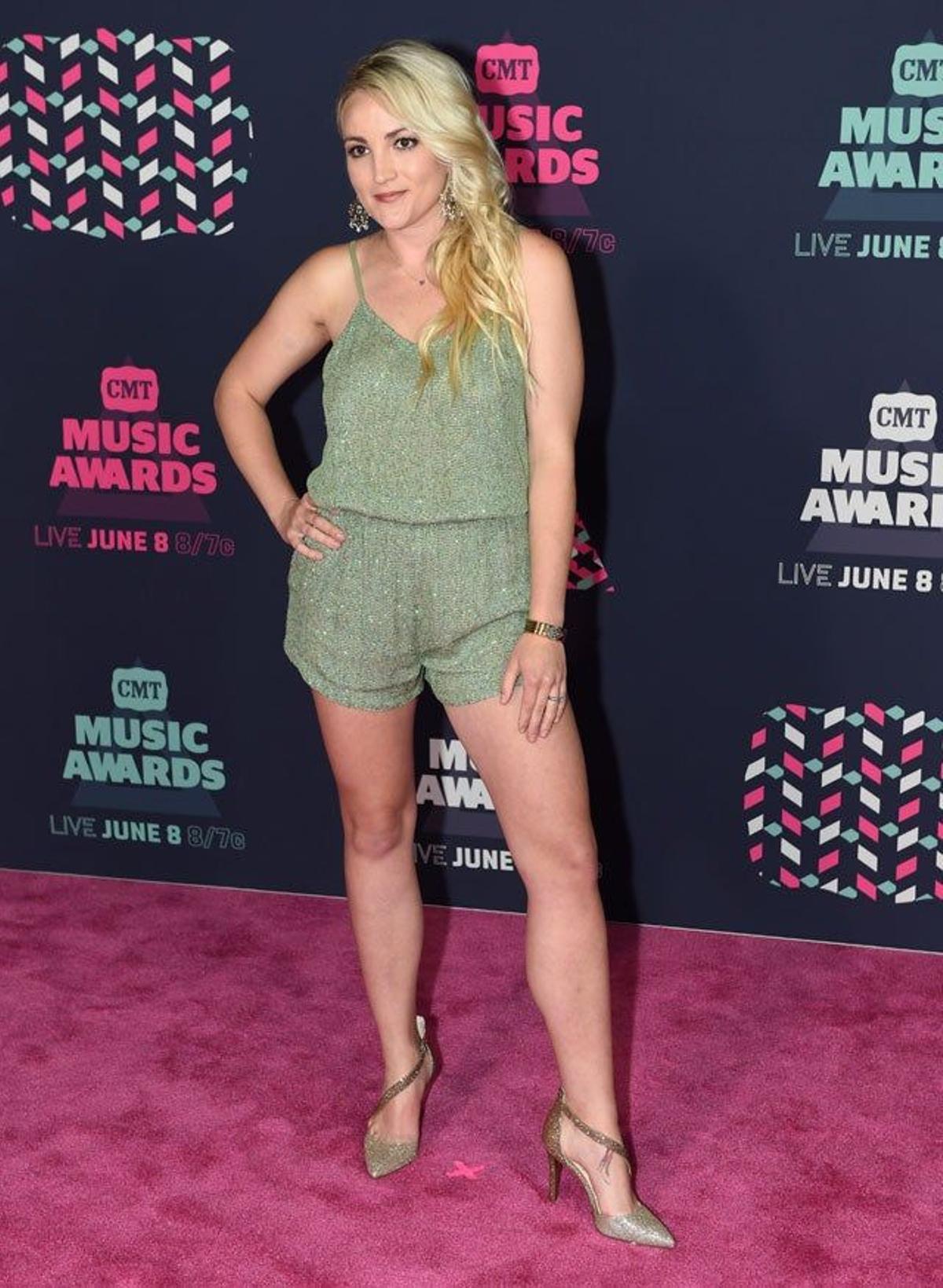 Jamie Lynn Spears, en la alfombra rosa de los CMT Music Awards 2016.