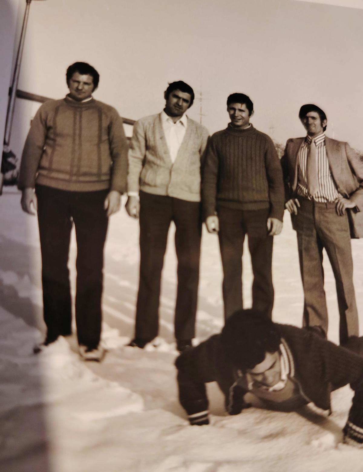 Grupo donde aparece Juan Pozo y otros extremeños que pasaron con él un tiempo trabajando en Holanda.