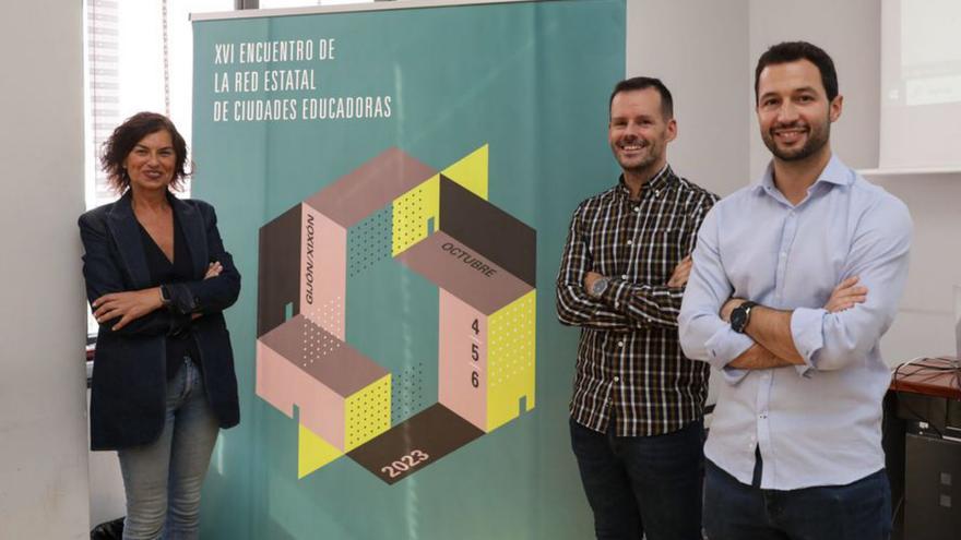 Por la izquierda, Montserrat López Moro, Carlos Llaca y Aitor Martínez Valdajos, ayer, en la presentación del encuentro. | Juan Plaza