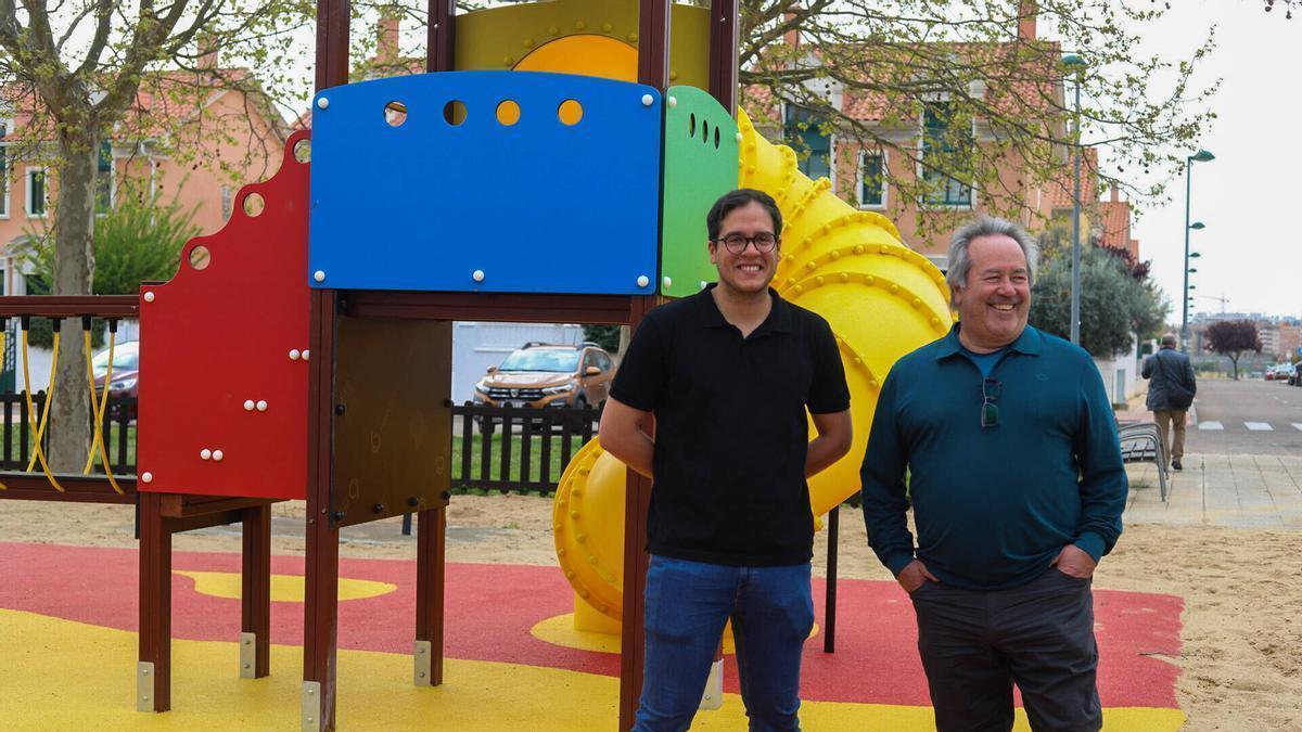 Pablo Novo y Francisco Guarido en el parque Siglo XXI.