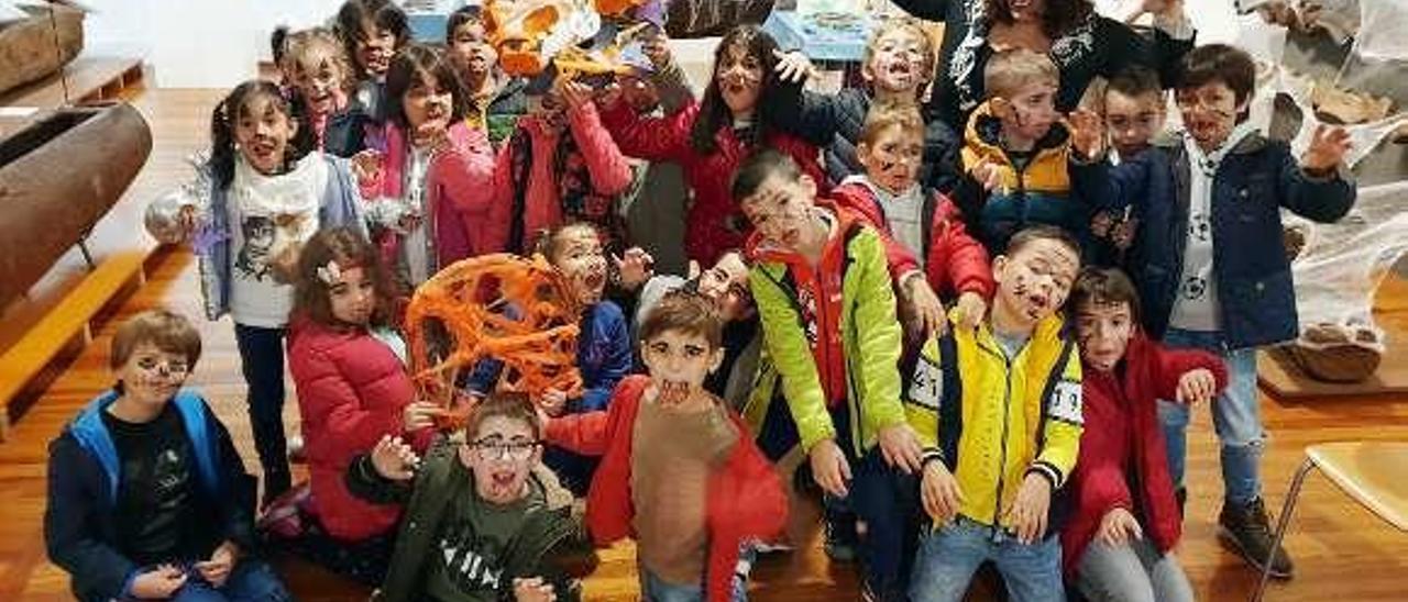 Escolares participantes en las actividades del Museo Liste. // Marta G.Brea