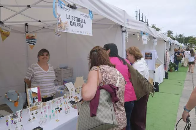 Pasacallles en Santa Catalina por el Día de Canarias