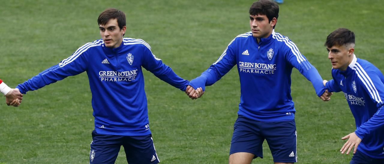 Francho Serrano, Iván Azón y Francés durante un ejercicio en la Ciudad Deportiva.