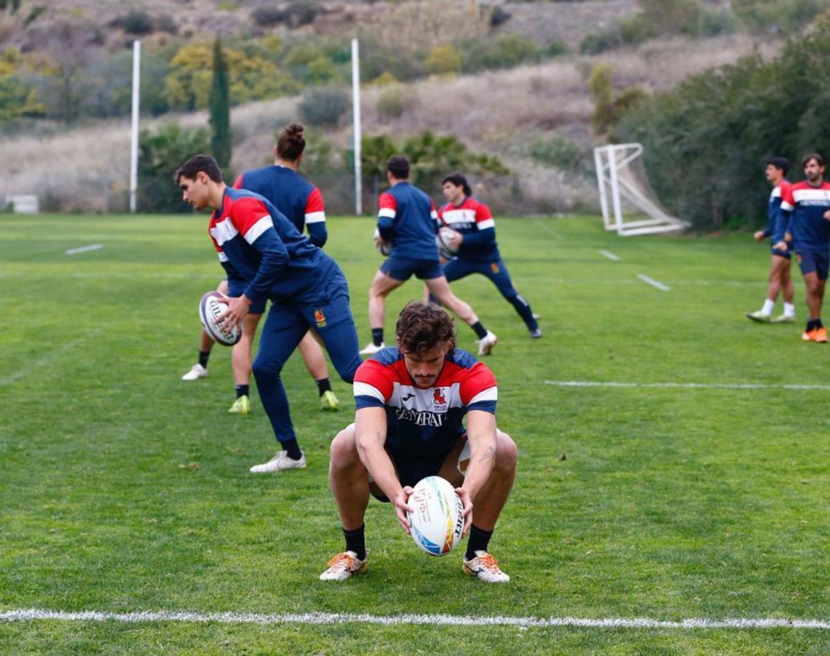 Pablo Feijoo, entrenador de los Leones7s, dando indicaciones  | L.0.