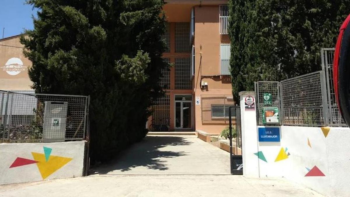 Educación enviará a un inspector al IES Llucmajor tras la alerta por un reto viral de alcohol