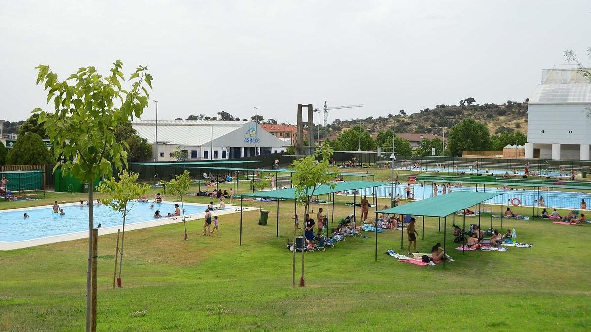Un dermatólogo examinará gratis los lunares de los bañistas en Plasencia.