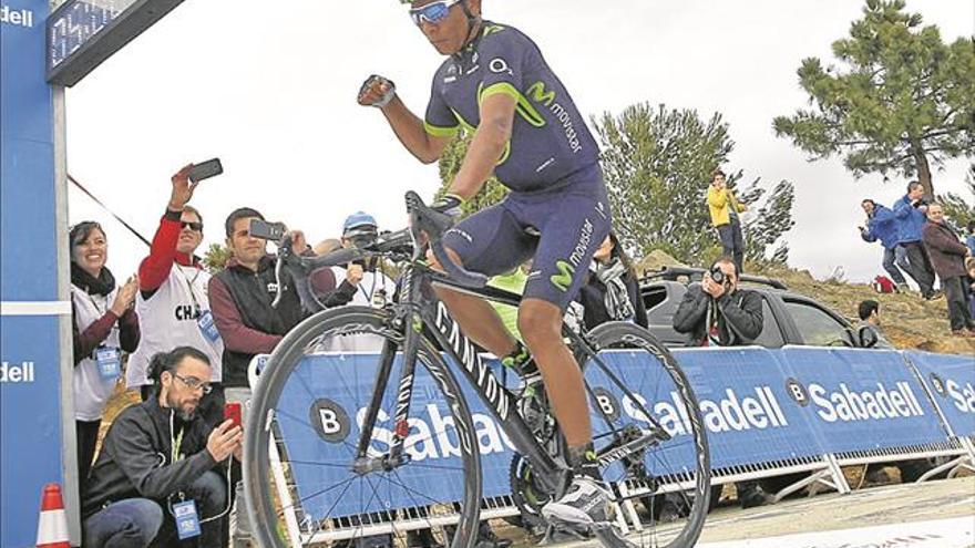 Nairo Quintana reina en el Mas de la Costa para vestirse de amarillo