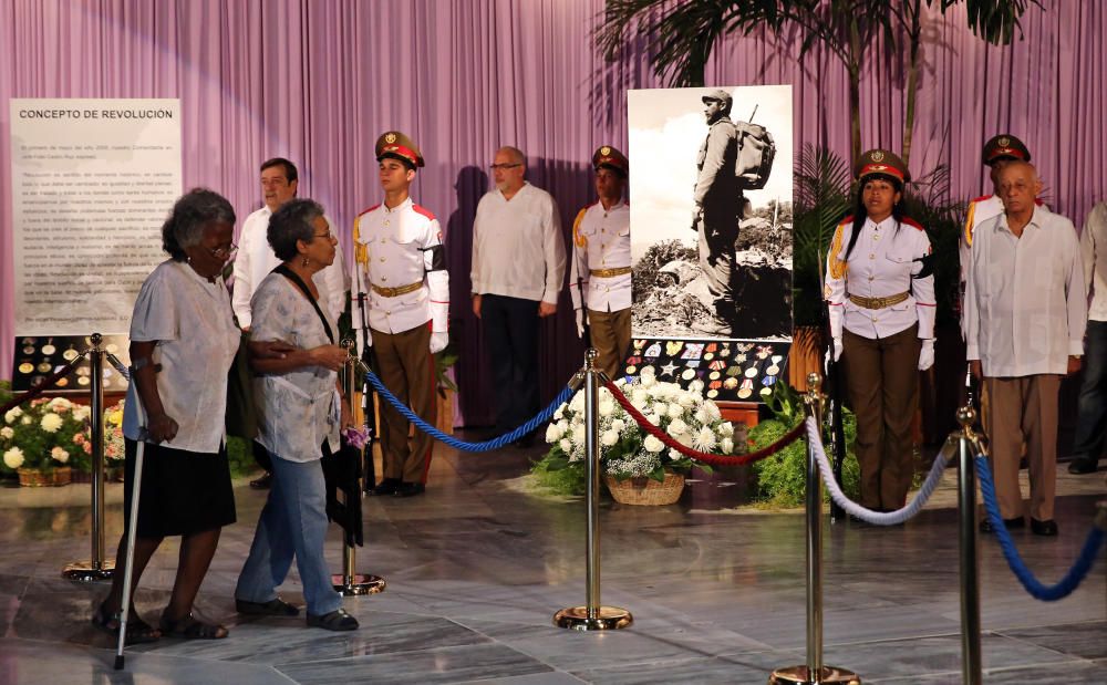 Los cubanos empiezan a despedirse de Fidel Castro