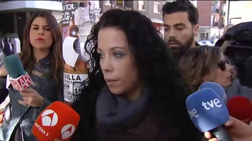 VÍDEO / Tensión entre los padres del niño agredido en un colegio en Sevilla