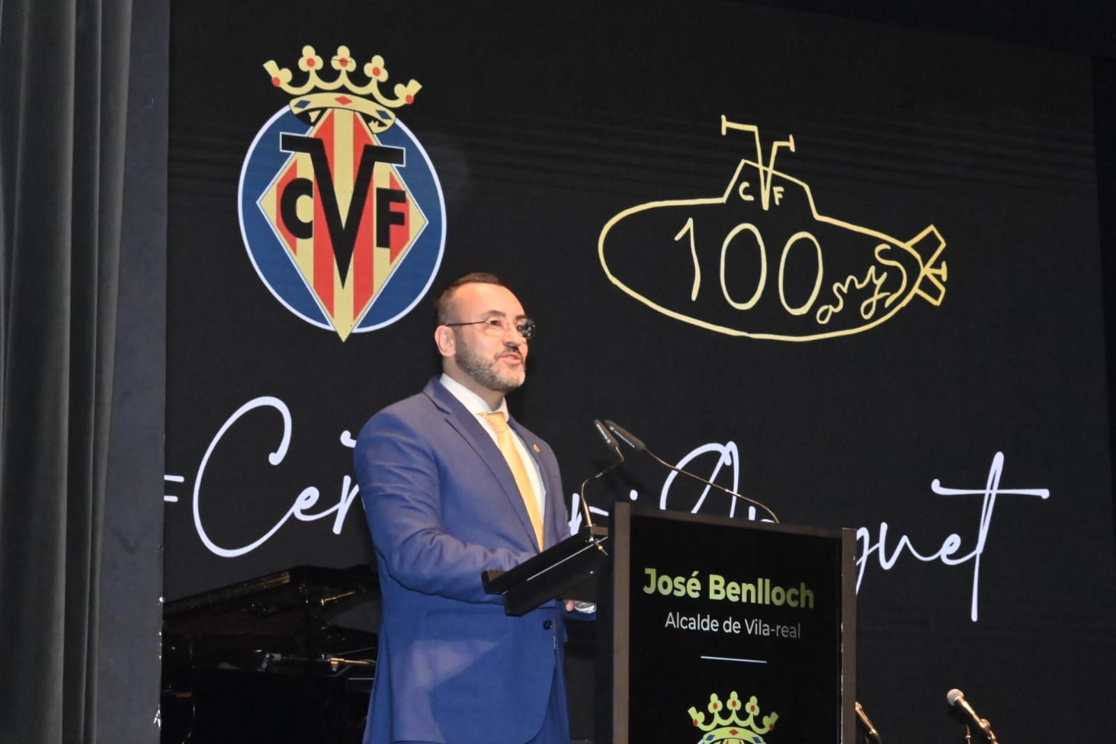 Las mejores fotos de la gala del centenario del Villarreal CF: ¿Qué te parece la camiseta?