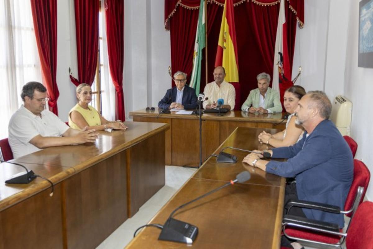 Firma del convenio entre el Ayuntamiento de Montalbán y la Diputación de Córdoba.