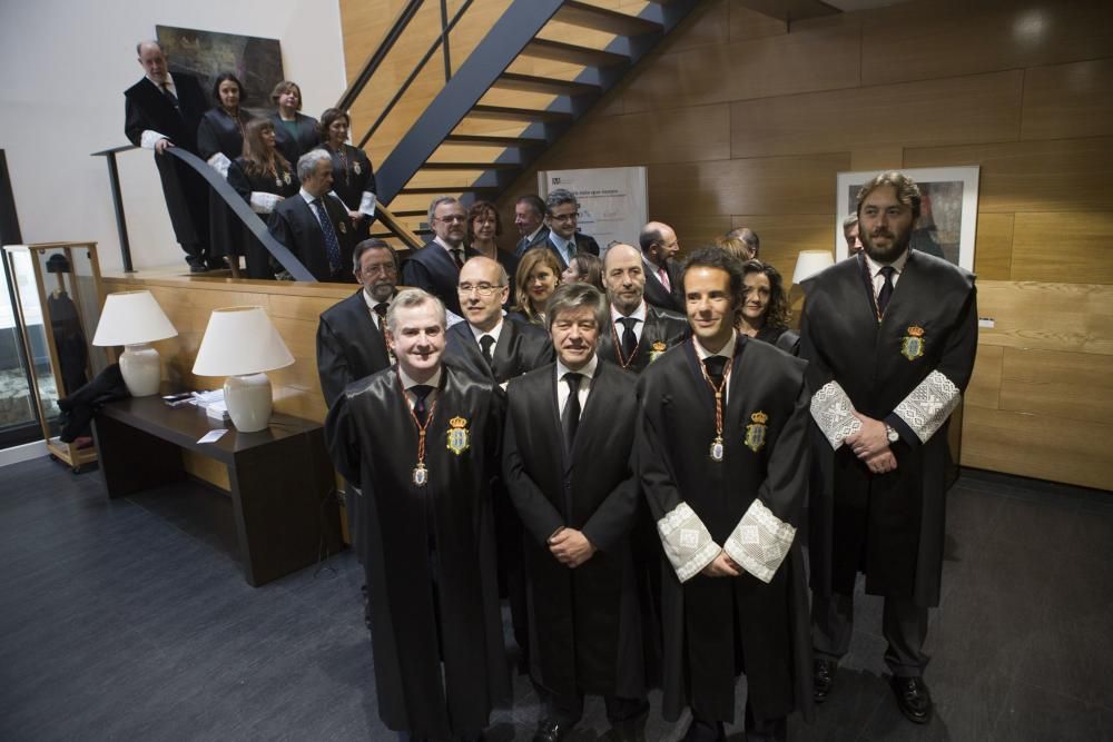 Entrega de medallas en el Colegio de Abogados