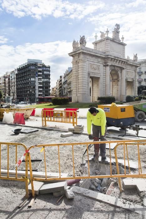 La avenida de Navarro Reverter ya tiene carril bus en ambos extremos de la calzada