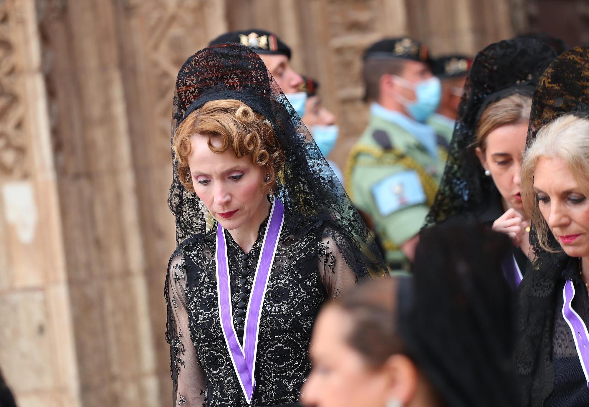 La Geperudeta recorre València en la procesión general