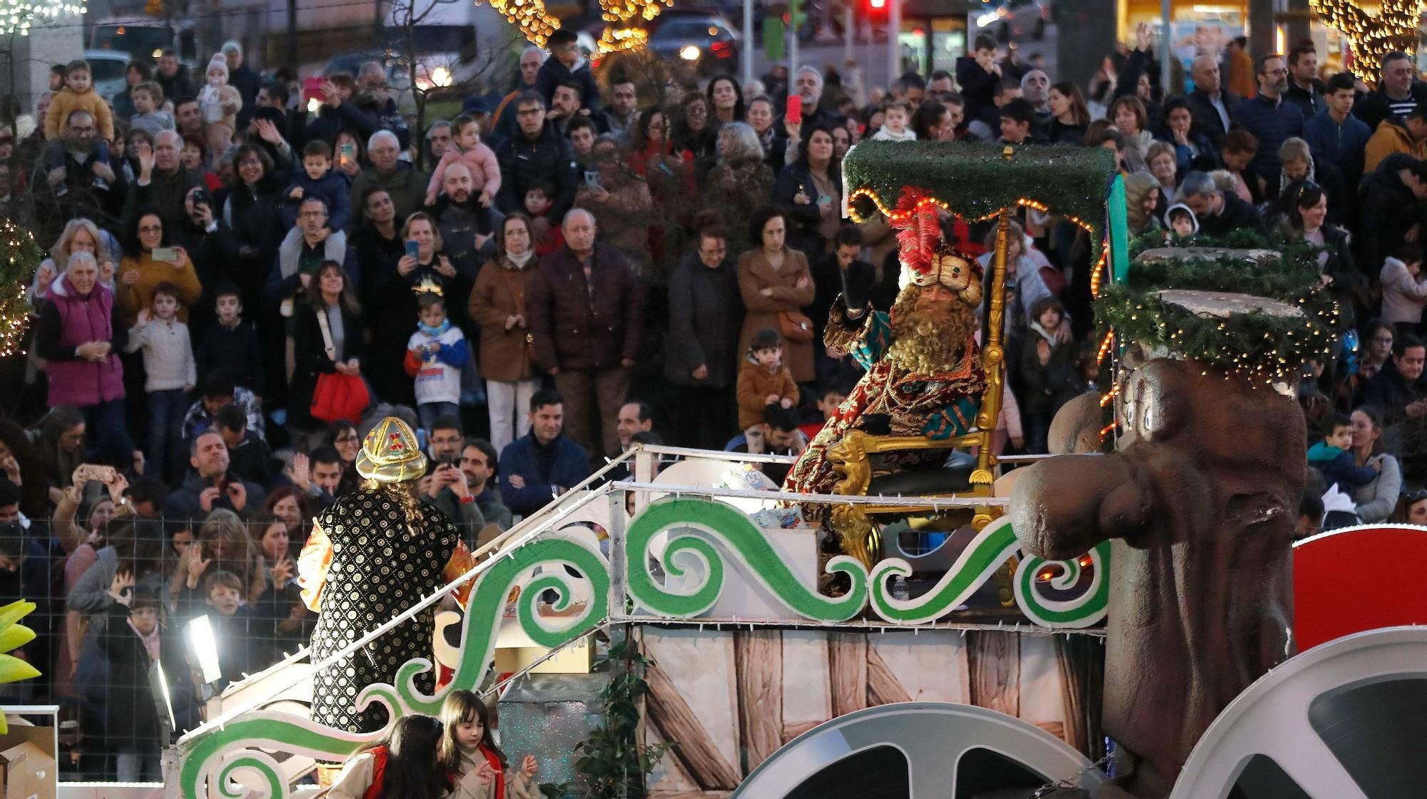 Los Reyes Magos en su visita a Vigo