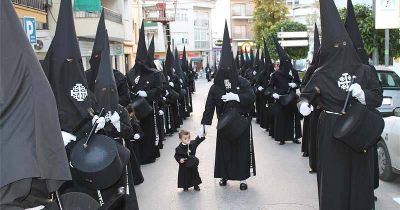 Las imágenes del Lunes Santo en la provincia