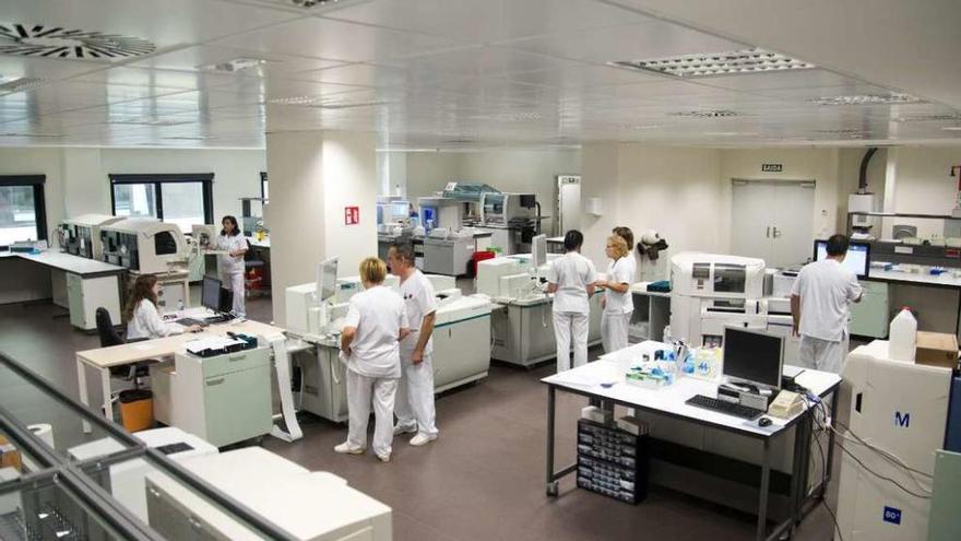 Instalaciones de uno de los laboratorios del Álvaro Cunqueiro. // A. L.