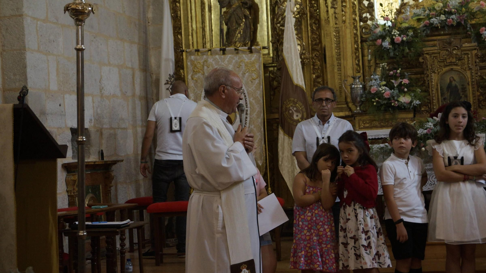 Procesión de los niños organizada por la Cofradía del Carmen de San Isidoro