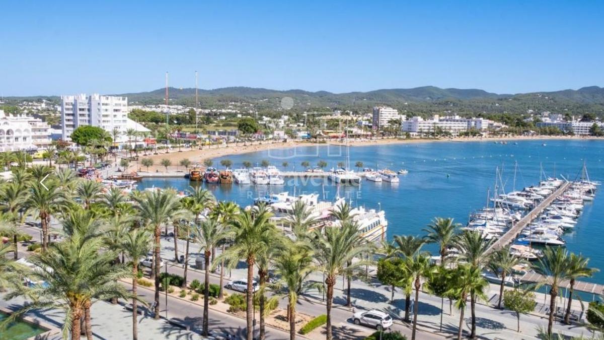 El piso se encuentra a 200 metros del puerto deportivo