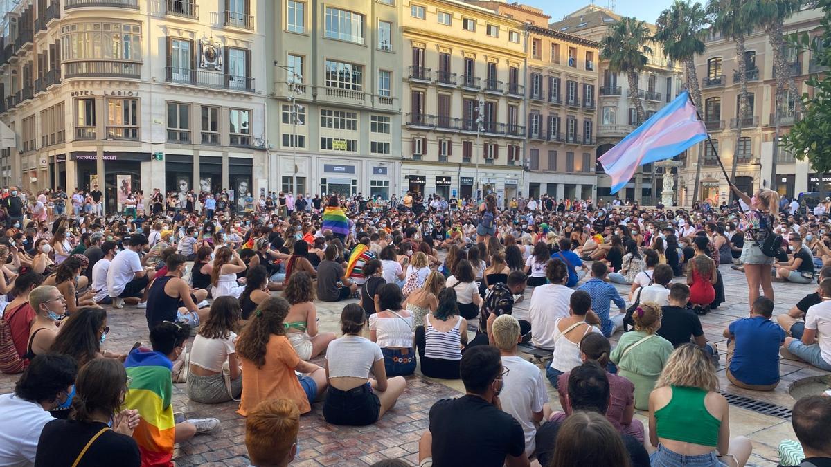 Concentración en repulsa por la muerte del joven Samuel en la plaza de la Constitución de Málaga