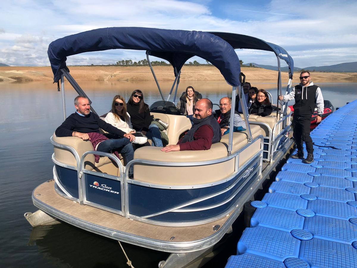 Turinagua. Participantes en la primera reunión de Turinagua durante sus visitas a los recursos fluviales de la provincial