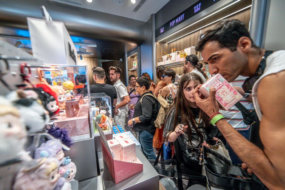 Colas masivas en Pop Mart por la llegada de Labubus a Barcelona