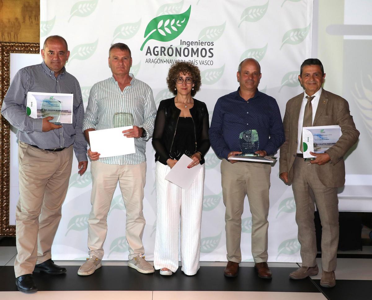 En la jornada también se reconoció a colegiados con una larga trayectoria en la institución.