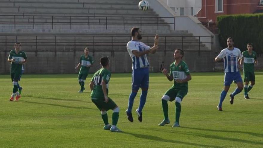 Imagen de un partido entre el Ilicitano y el Crevillente.