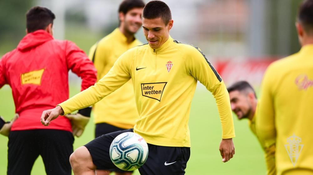 Entrenamiento del Sporting en Mareo.