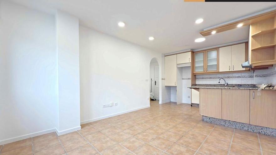 Baja de precio un apartamento de dos habitaciones en Arteixo