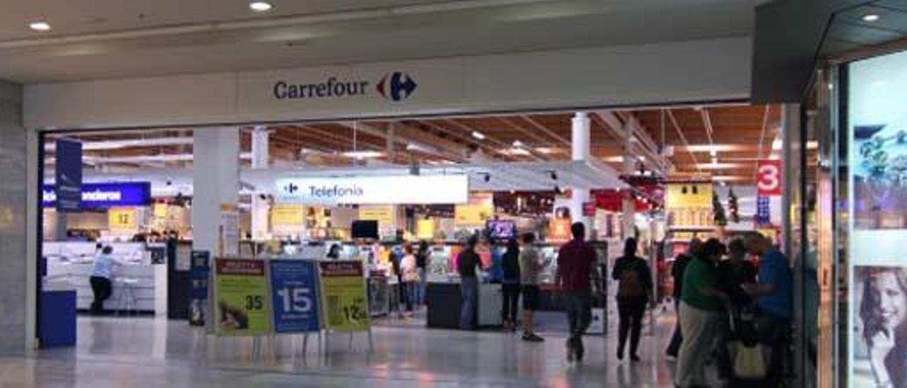 Carrefour es el hipermercado que más barato vende en las capitales canarias