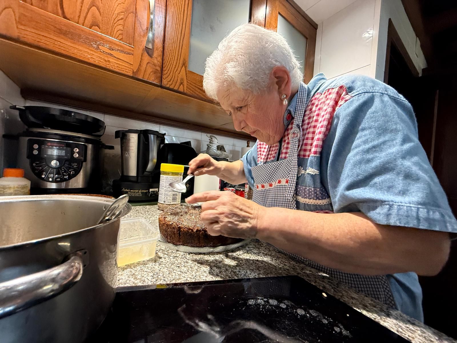 En imágenes: Así hace Alicia Castiello su tarta arriera para la fiesta de Camoca