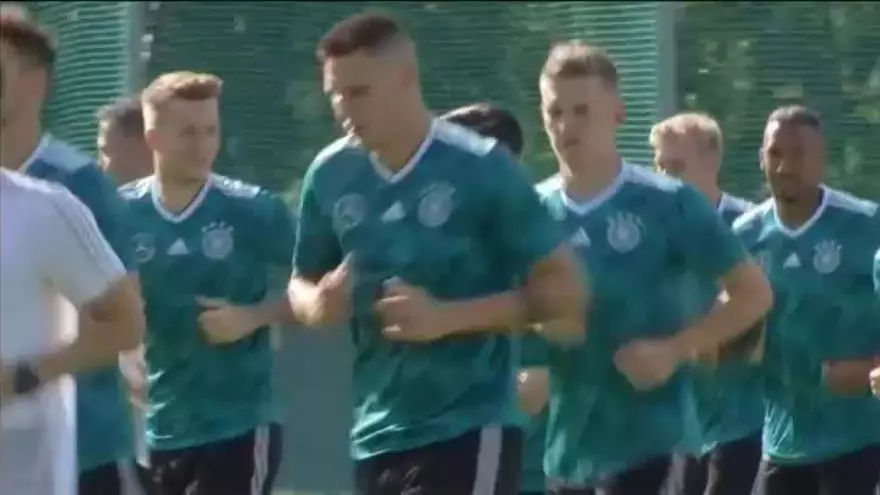 Calma tensa en el entrenamiento de Alemania