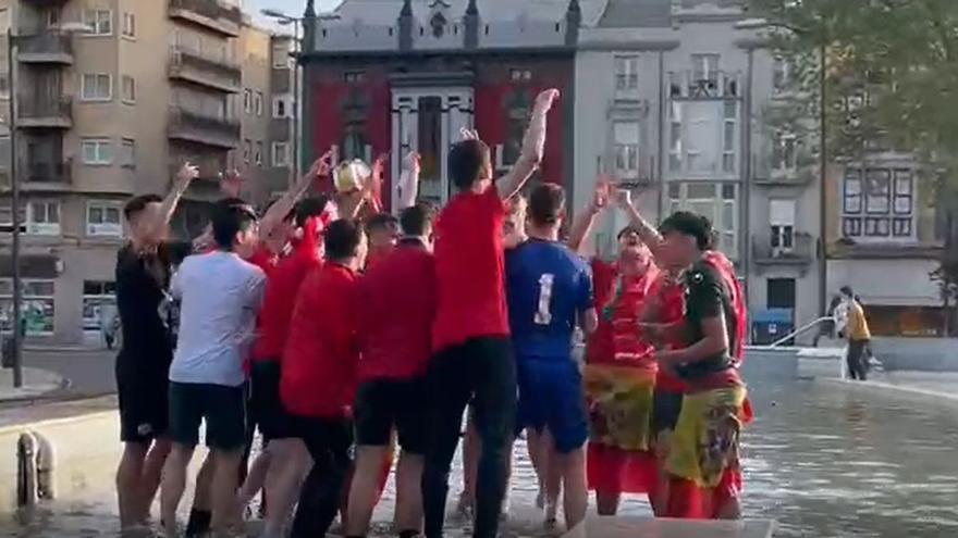 VÍDEO | El juvenil del Zamora CF celebra su ascenso en la Marina