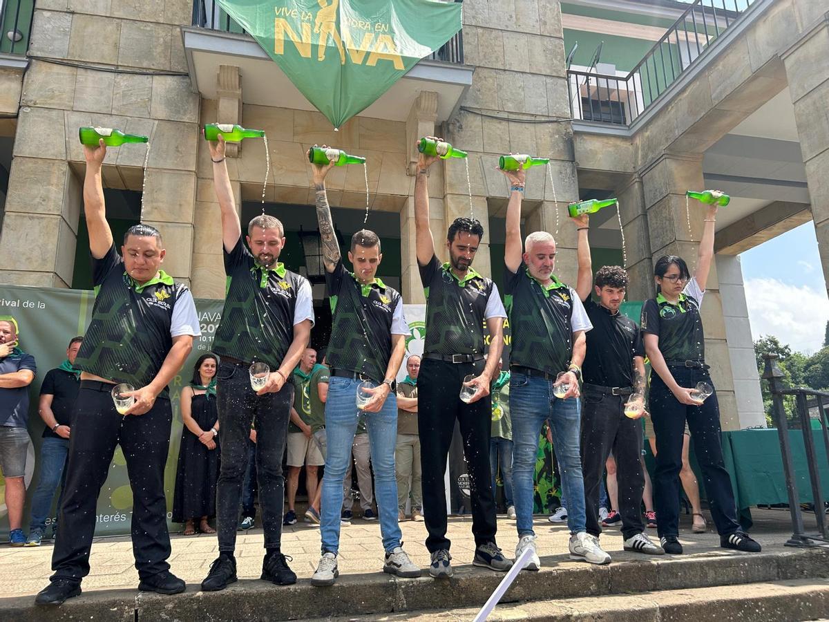 EN IMÁGENES: Concurso de escanciadores del Festival de la Sidra de Nava EN IMÁGENES: Concurso de escanciadores del Festival de la Sidra de Nava