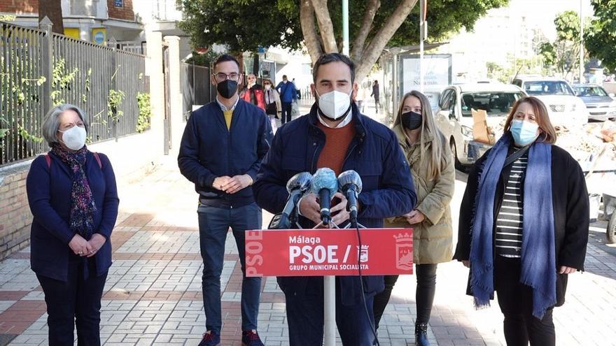 Pérez, hoy, en rueda de prensa junto a alguno de sus concejales.